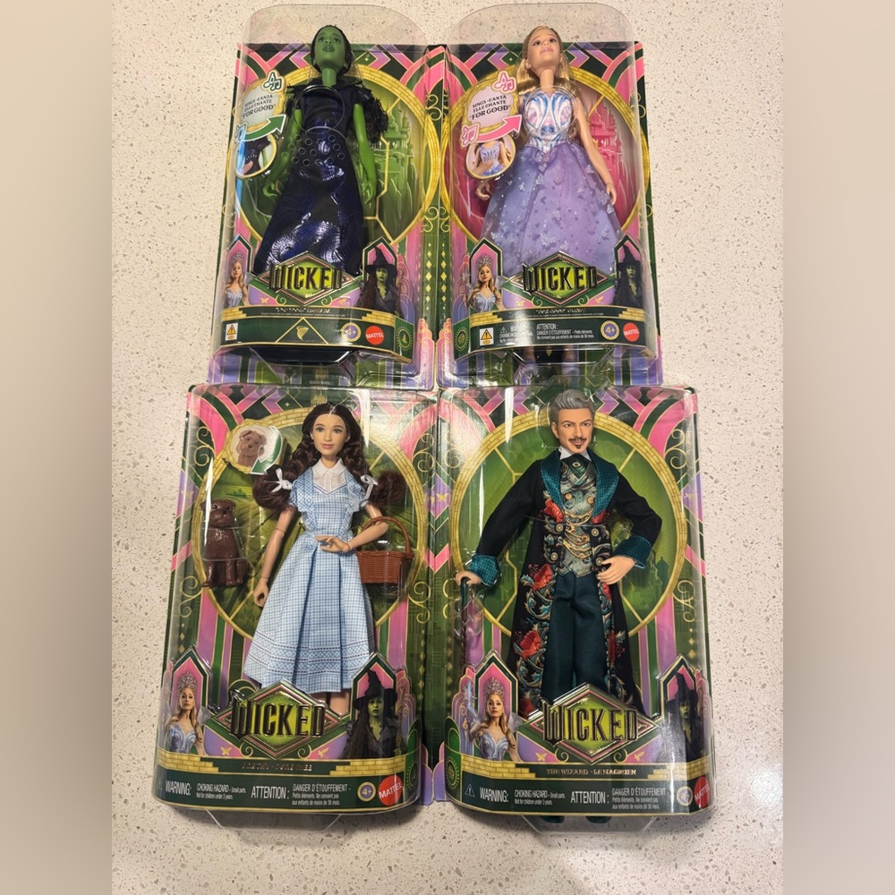 Wicked: for Good Dolls: Dorothy, The Wizard, & Singing For Good Elphaba/Glinda